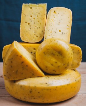 Llwyddiant i fwyd a diod Cymreig yn gwobrau Great Taste 2021 | Great Taste Awards 2021 success for Welsh food and drink