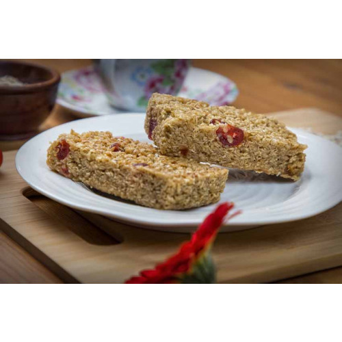 B0103101 - BAF, Flapjack, Cherry & Coconut, Bar lifestyle ii.jpg