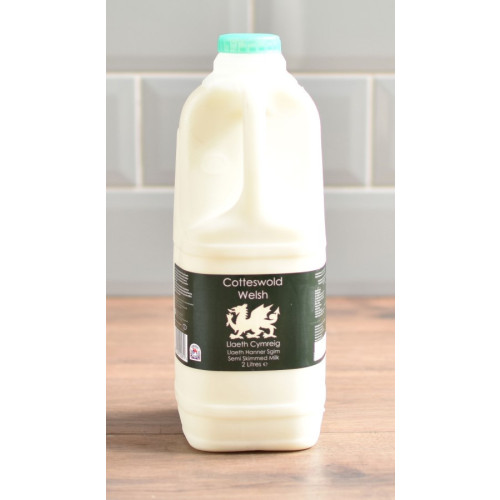 Blas ar Fwyd: Cotteswolds Welsh Semi Skimmed Milk