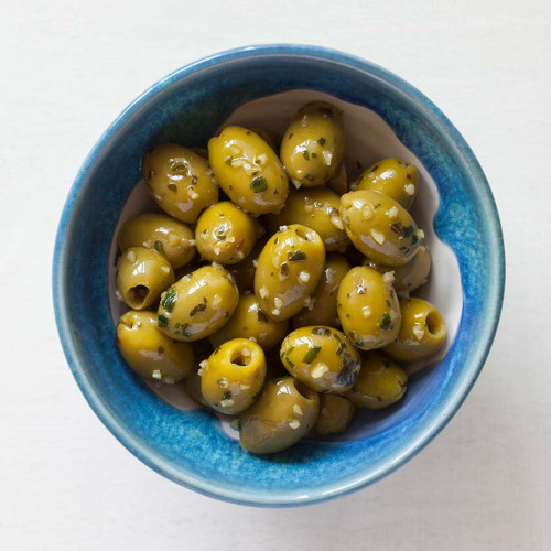 F2102201 - Real Olive Co. Marinated Organic La Verde (Wild Garlic & Basil) Olives, 185g Deli Pot