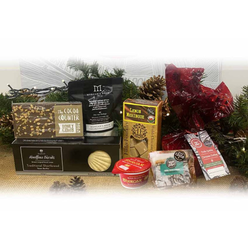 K0100801 - Welsh Christmas Essentials Hamper ii.jpg