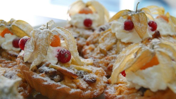 Blas ar Fwyd Outside Catering Pastries