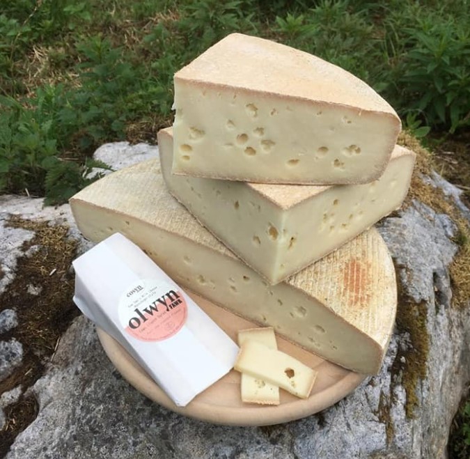 Cosyn Cymru cheese range