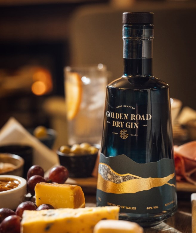 Golden Road Gin with cheeses