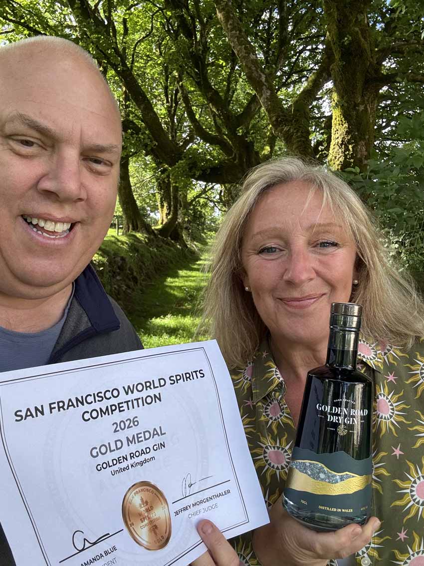 Phil and Jenny Wheeler with certificate