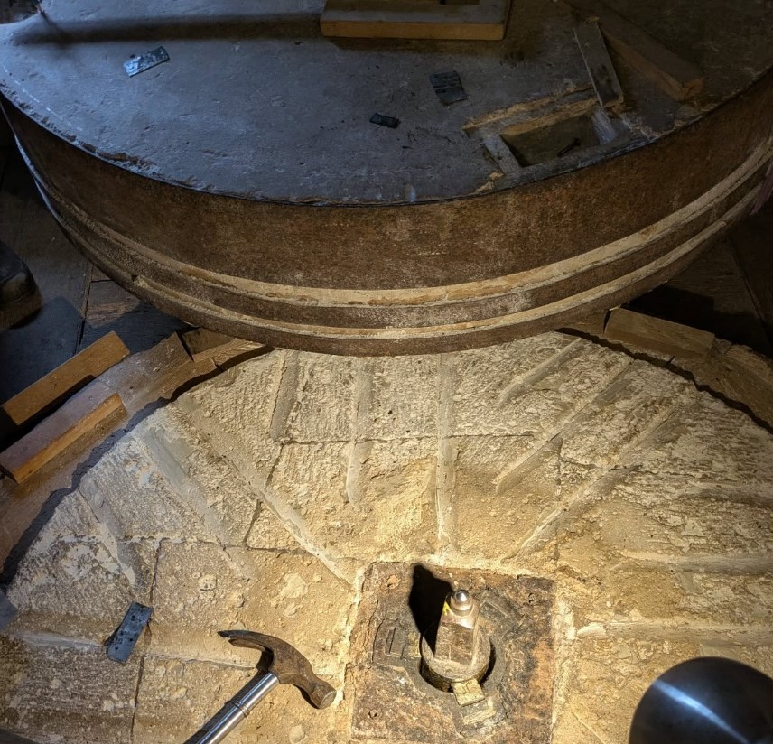 Y Felin Llandudoch millstone